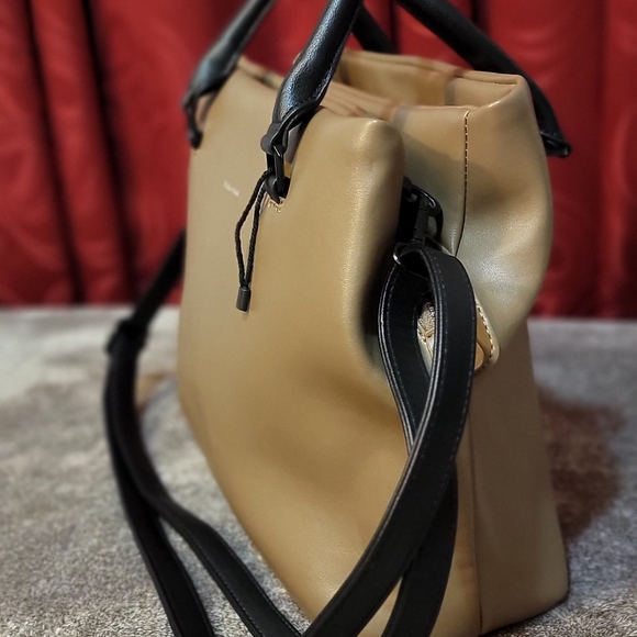 🔥Hot Sale🔥Pixie Mood Taupe Handbag With Cross Body Strap |Like New| - Picture 8 of 16